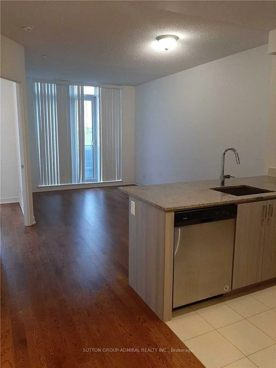 9205, Yonge, Langstaff, Richmond Hill