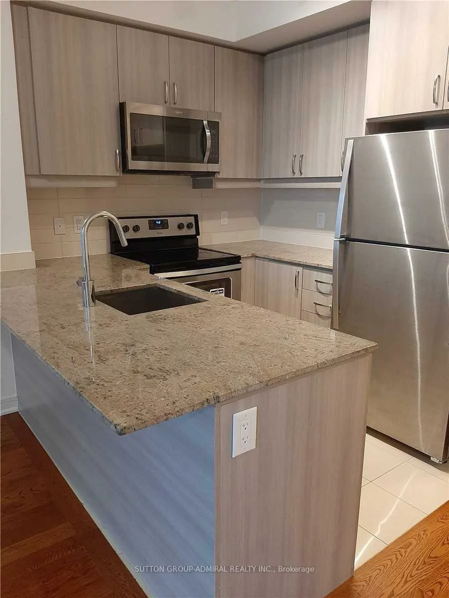 9205, Yonge, Langstaff, Richmond Hill