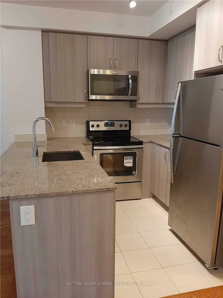 9205, Yonge, Langstaff, Richmond Hill