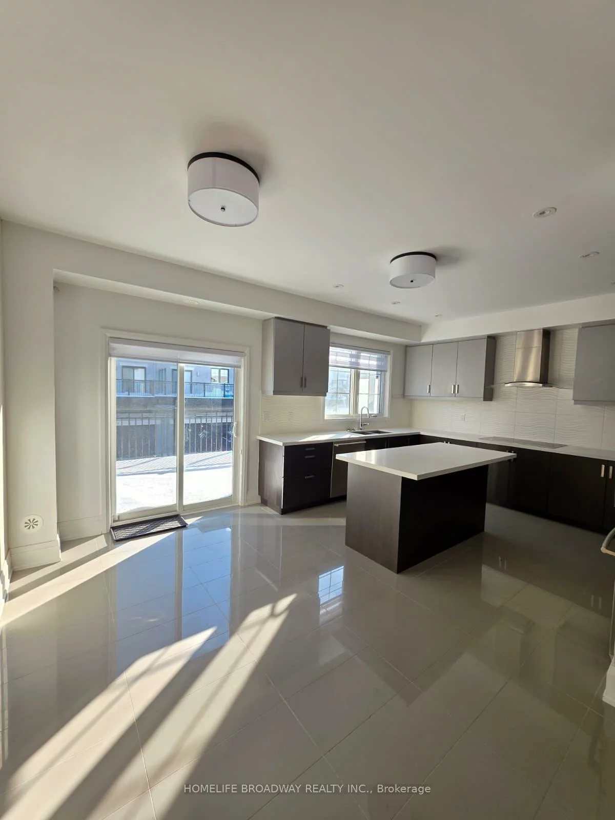 390, Highway 7, Doncrest, Richmond Hill