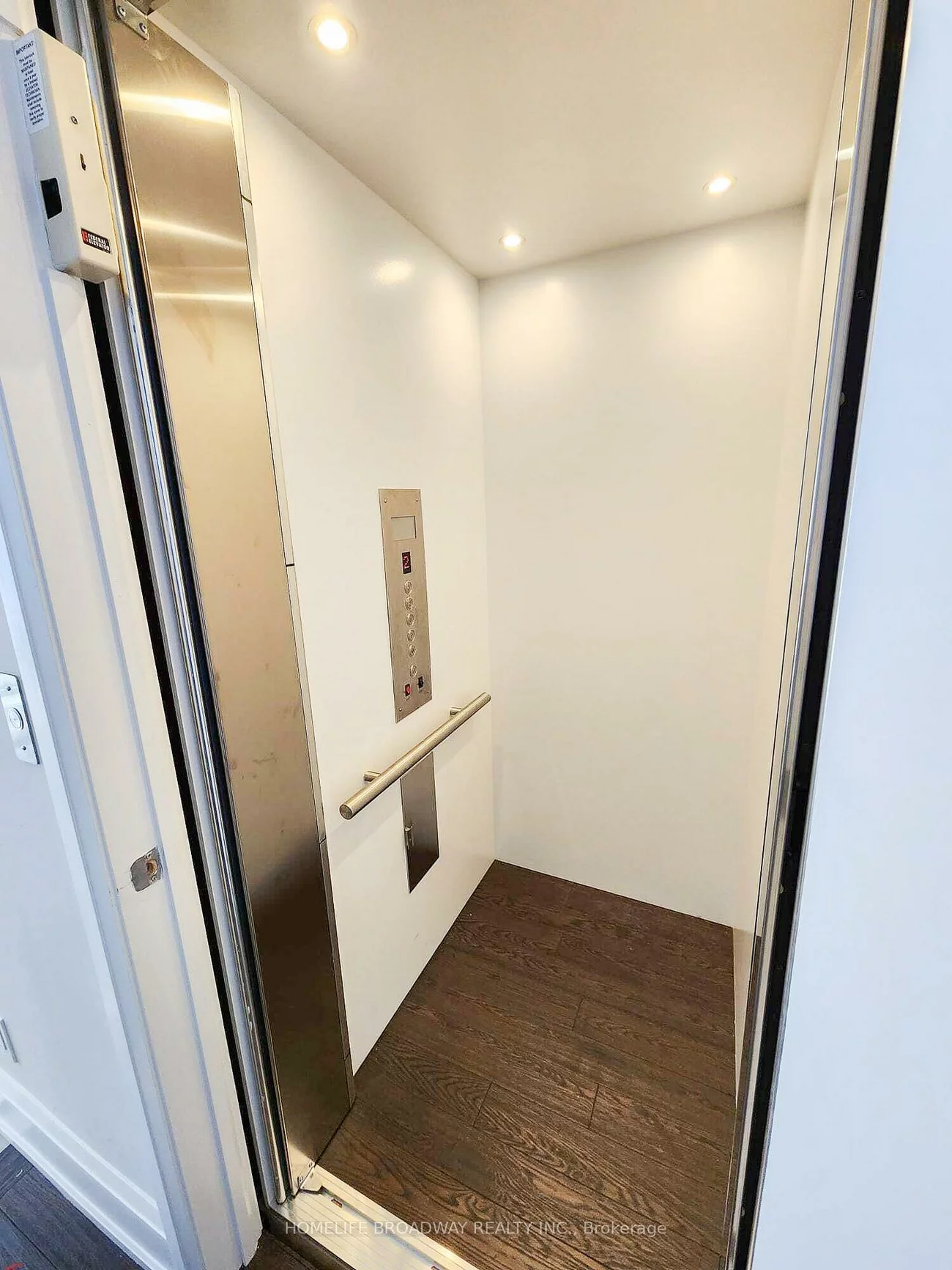 390, Highway 7, Doncrest, Richmond Hill