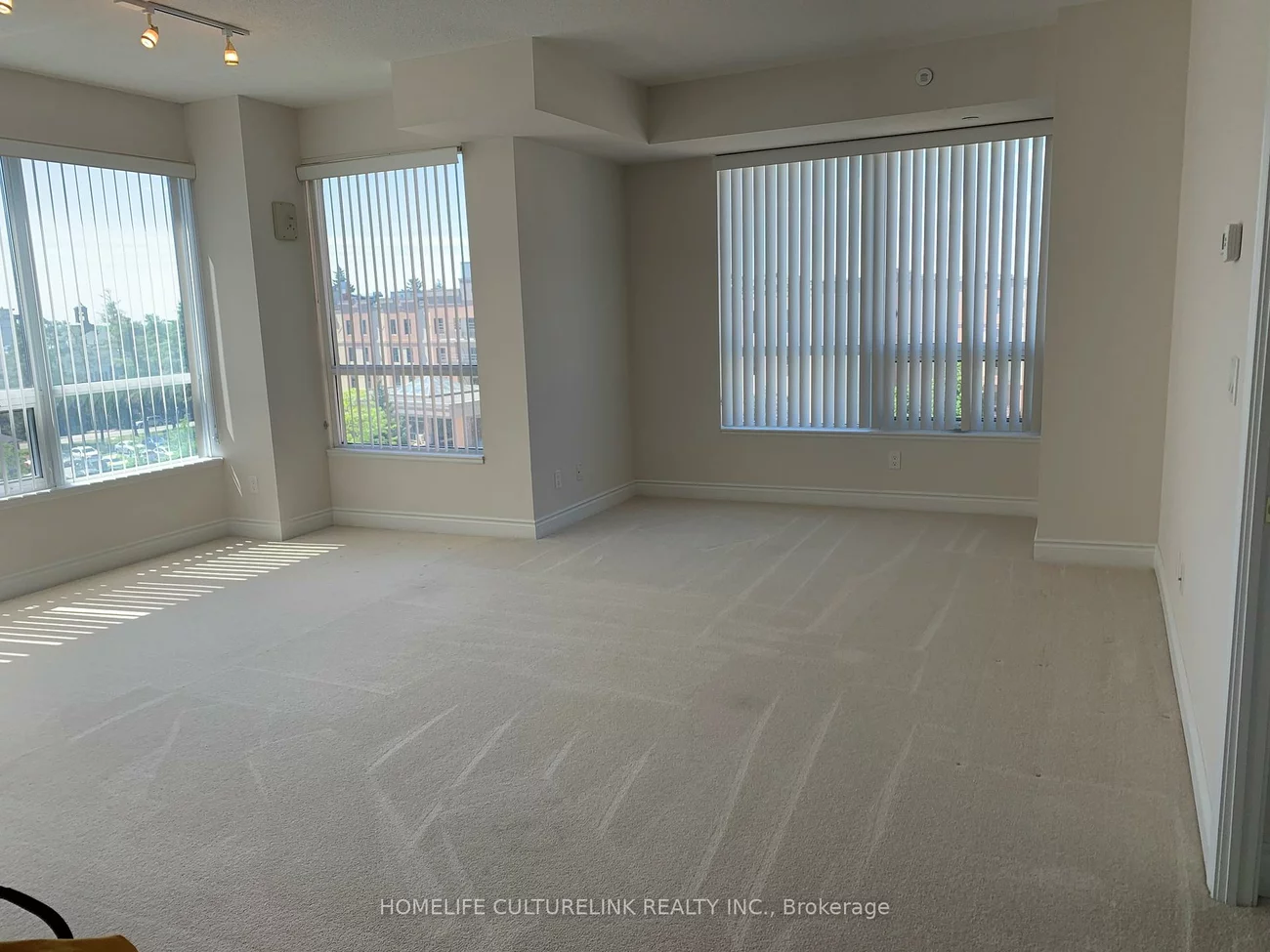 11211, Yonge, Devonsleigh, Richmond Hill