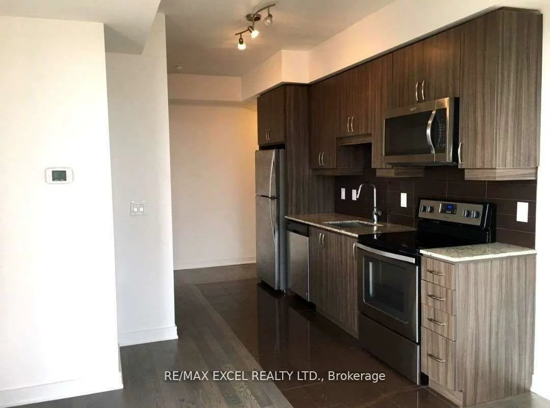 9201, Yonge, Langstaff, Richmond Hill