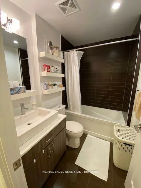 9201, Yonge, Langstaff, Richmond Hill