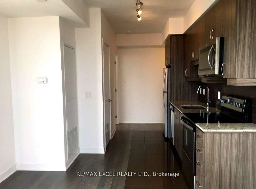 9201, Yonge, Langstaff, Richmond Hill