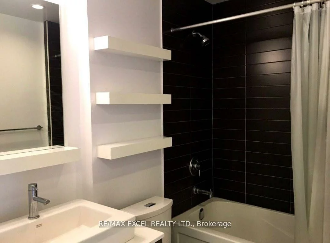 9201, Yonge, Langstaff, Richmond Hill