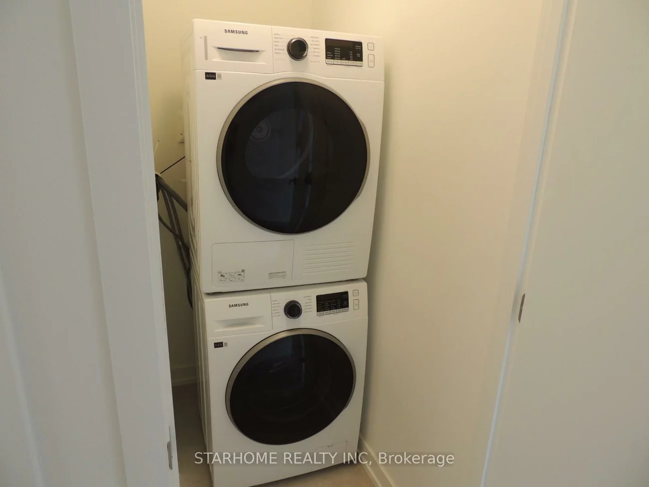 6, Red Squirrel, Rural Richmond Hill, Richmond Hill