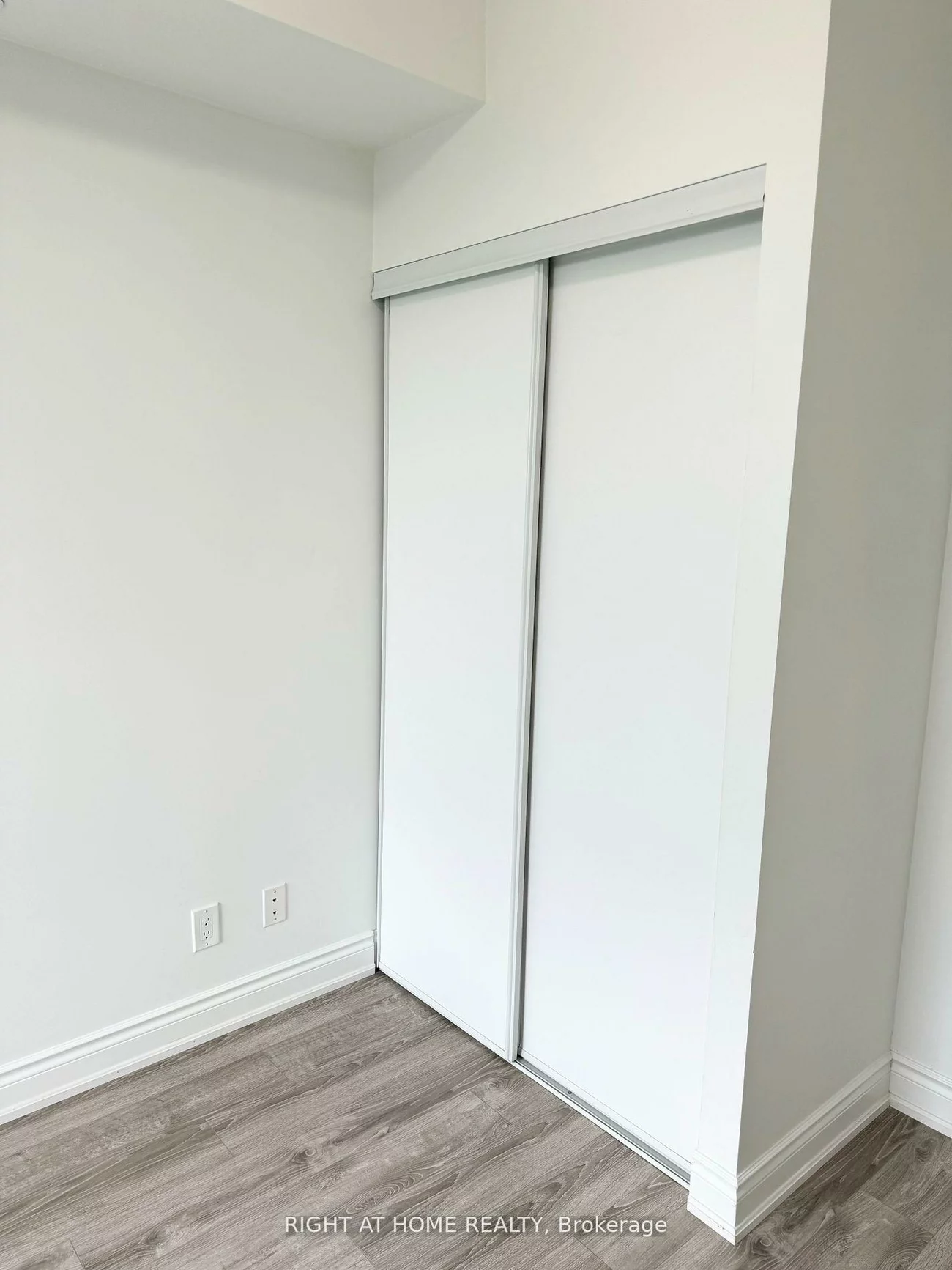 9618, Yonge, North Richvale, Richmond Hill