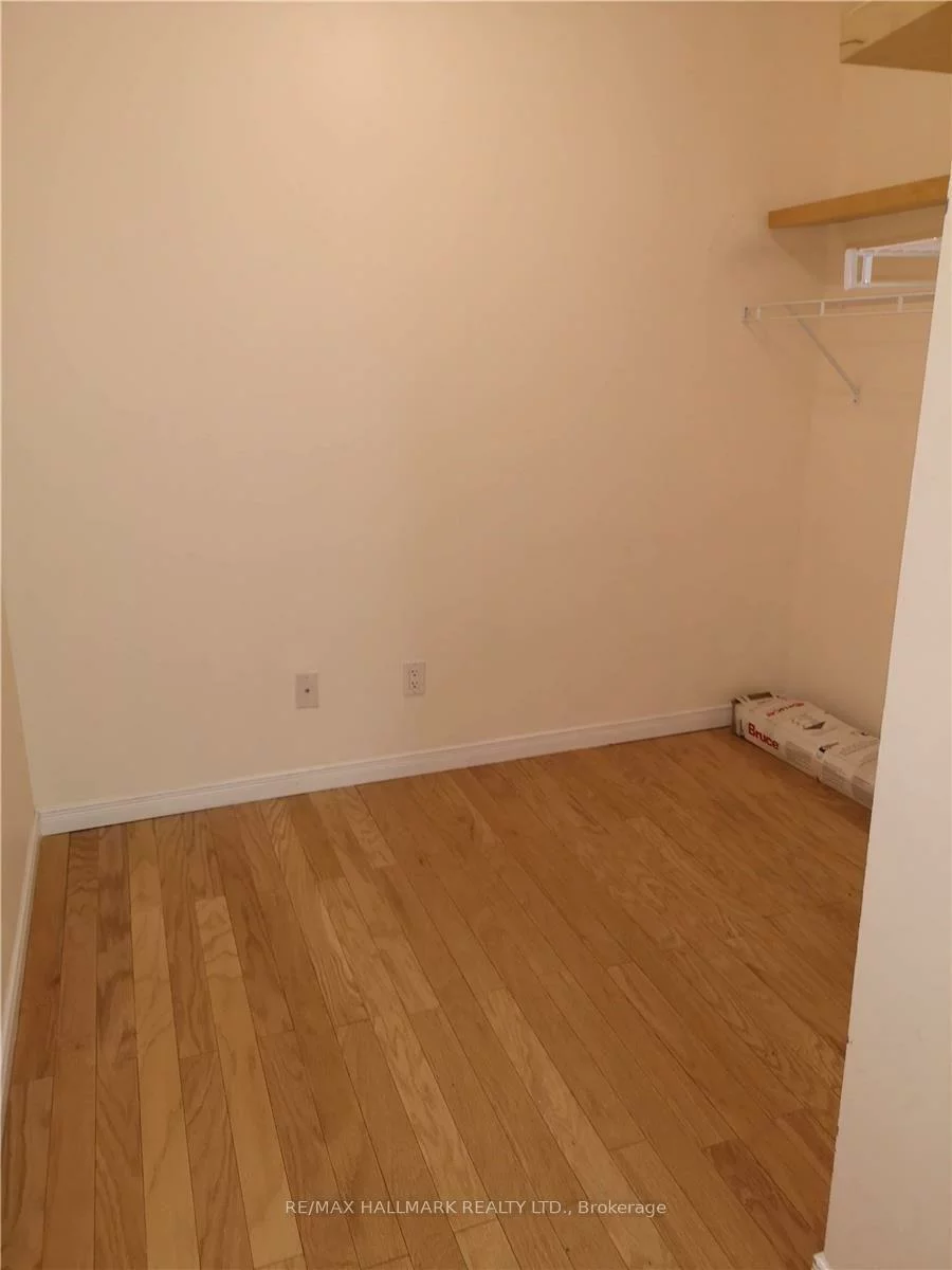 310, Red Maple, Langstaff, Richmond Hill