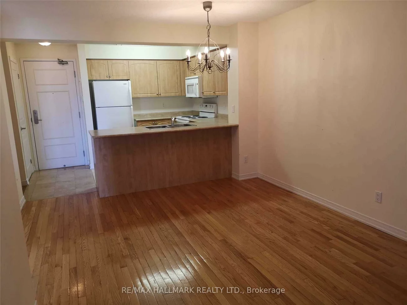 310, Red Maple, Langstaff, Richmond Hill