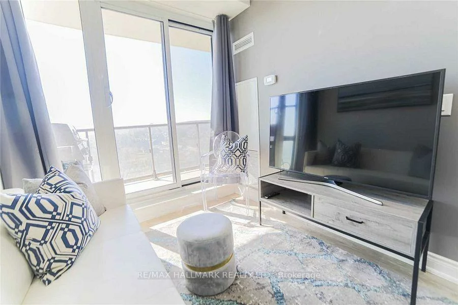 9618, Yonge, North Richvale, Richmond Hill