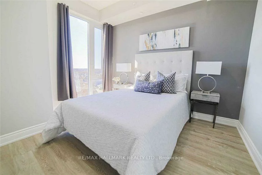 9618, Yonge, North Richvale, Richmond Hill