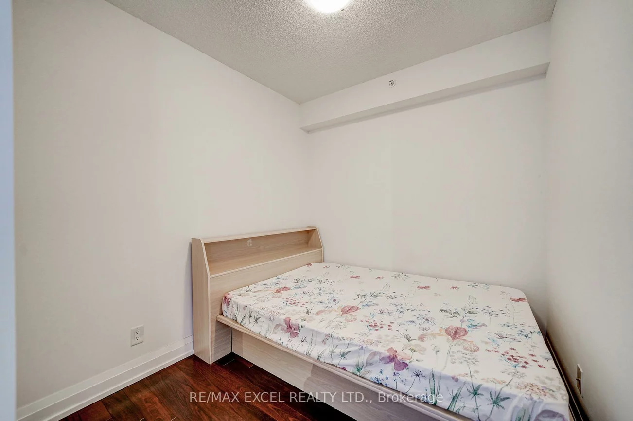 370, Highway 7, Doncrest, Richmond Hill