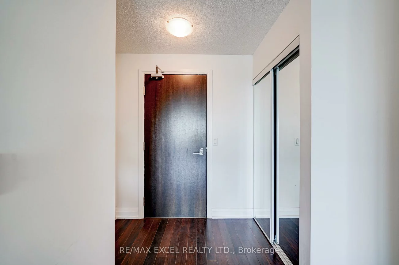 370, Highway 7, Doncrest, Richmond Hill