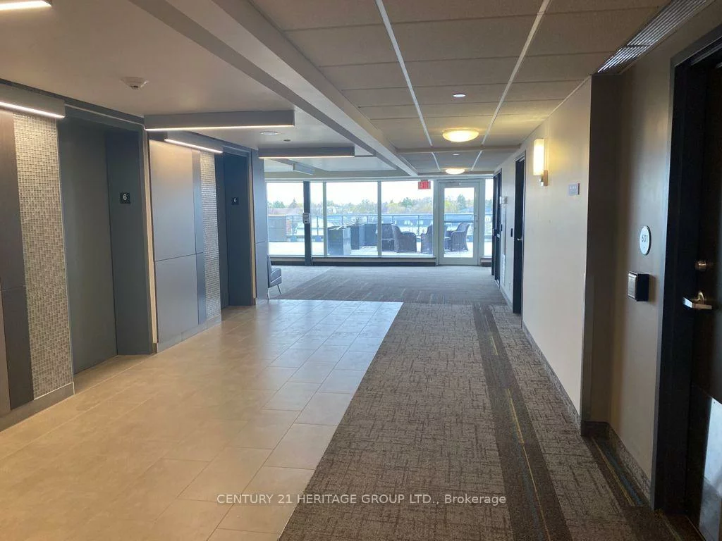 10415, Yonge, Crosby, Richmond Hill