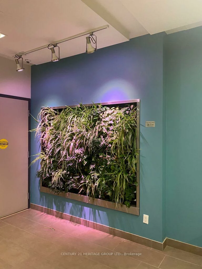 10415, Yonge, Crosby, Richmond Hill