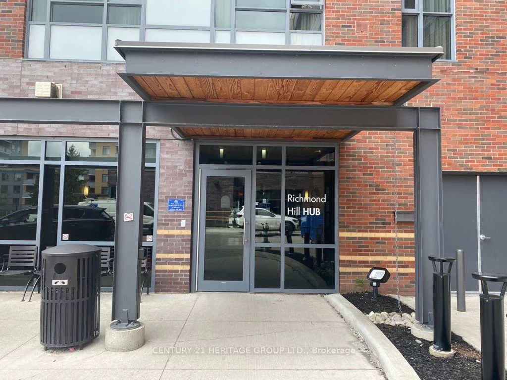 10415, Yonge, Crosby, Richmond Hill