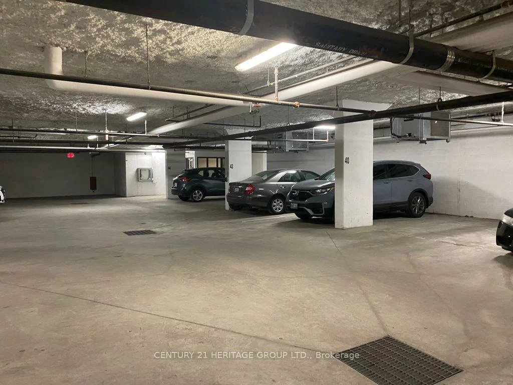 10415, Yonge, Crosby, Richmond Hill