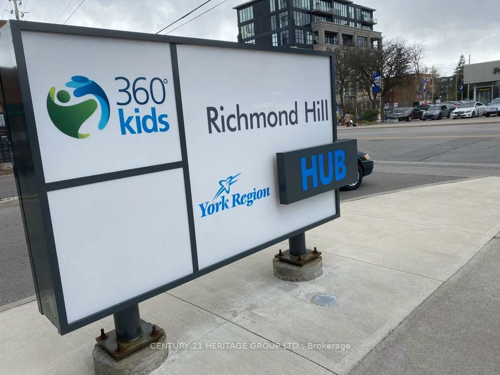 10415, Yonge, Crosby, Richmond Hill