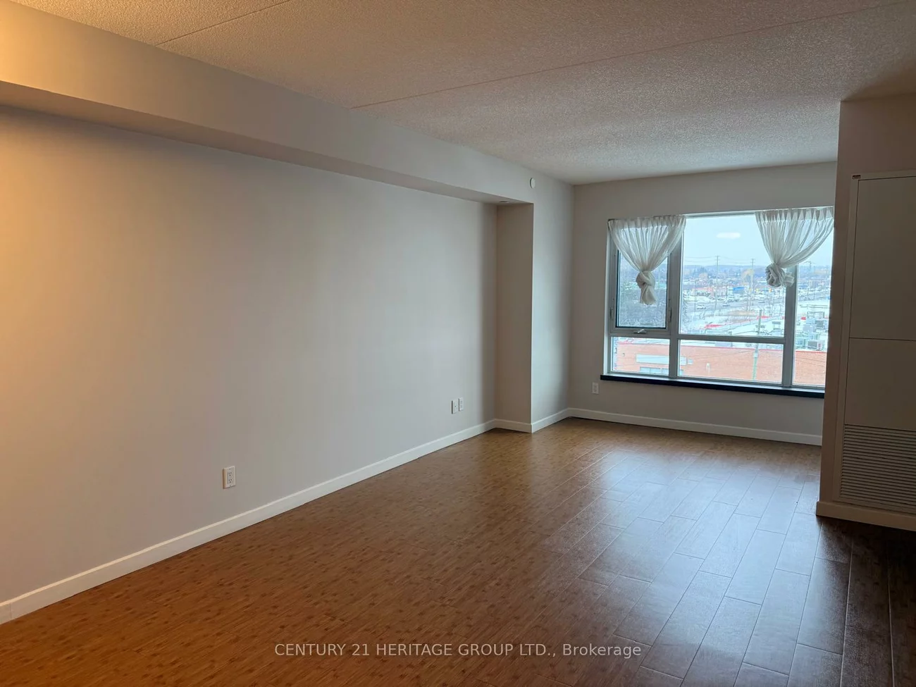 10415, Yonge, Crosby, Richmond Hill