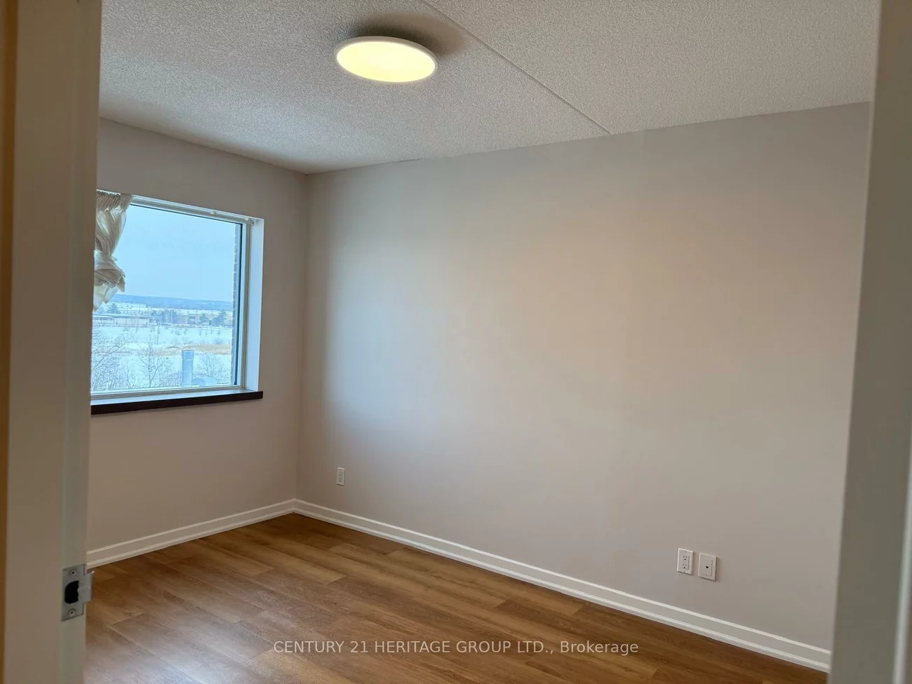 10415, Yonge, Crosby, Richmond Hill