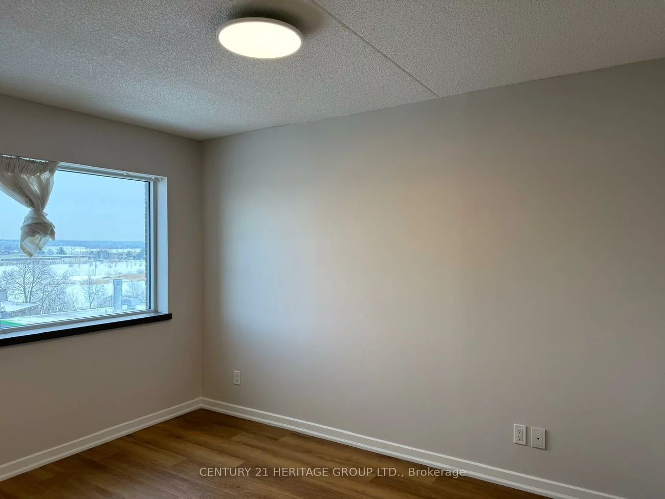 10415, Yonge, Crosby, Richmond Hill