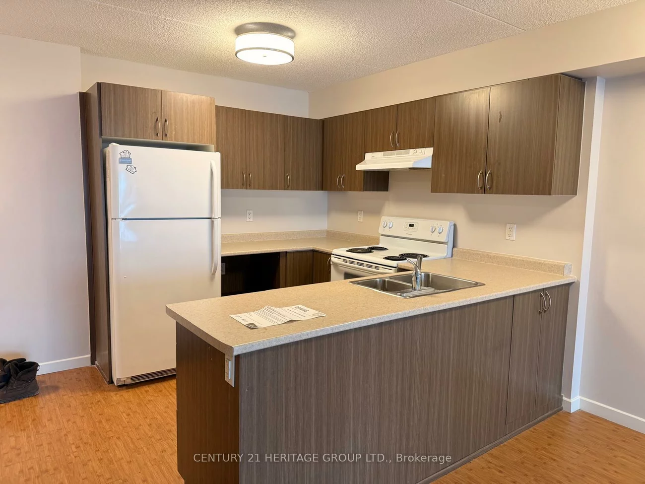 10415, Yonge, Crosby, Richmond Hill