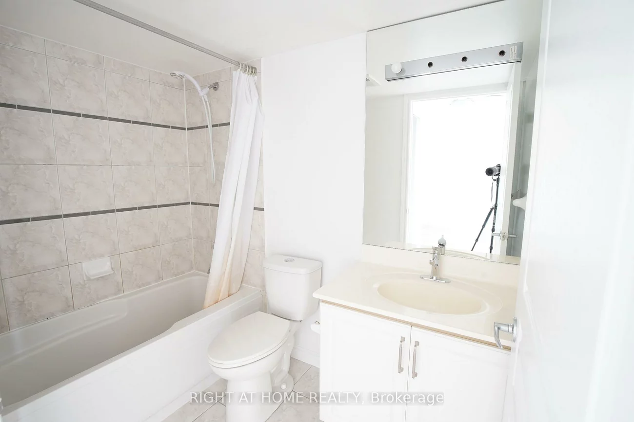 9015, Leslie, Beaver Creek Business Park, Richmond Hill