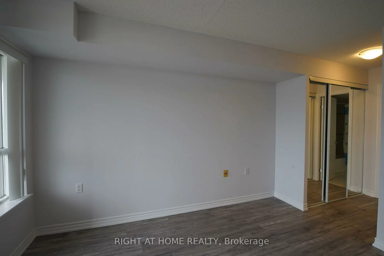 9015, Leslie, Beaver Creek Business Park, Richmond Hill