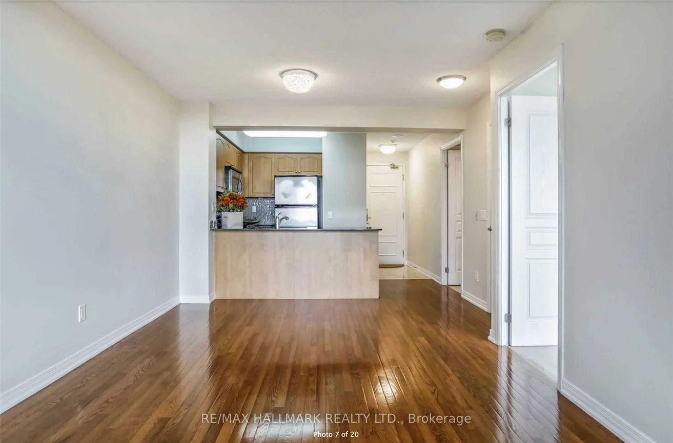 310, Red Maple, Langstaff, Richmond Hill