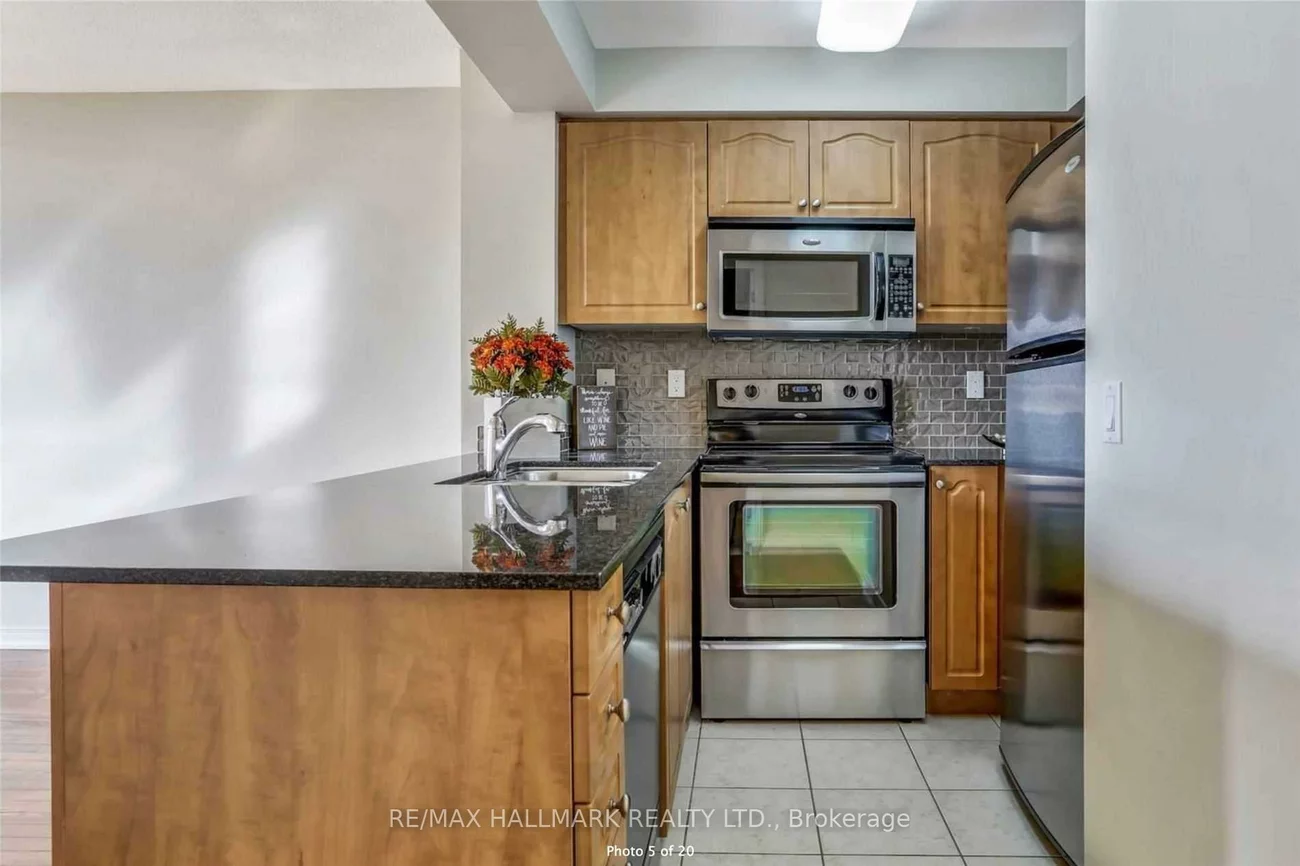 310, Red Maple, Langstaff, Richmond Hill