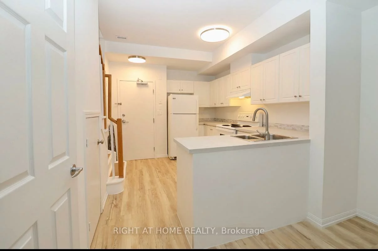 1, Centre, Crosby, Richmond Hill