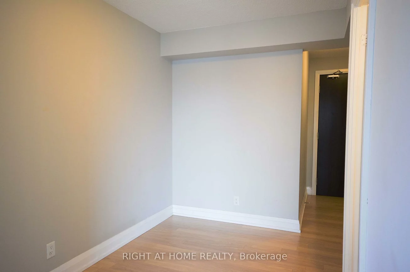 370, Highway 7, Doncrest, Richmond Hill