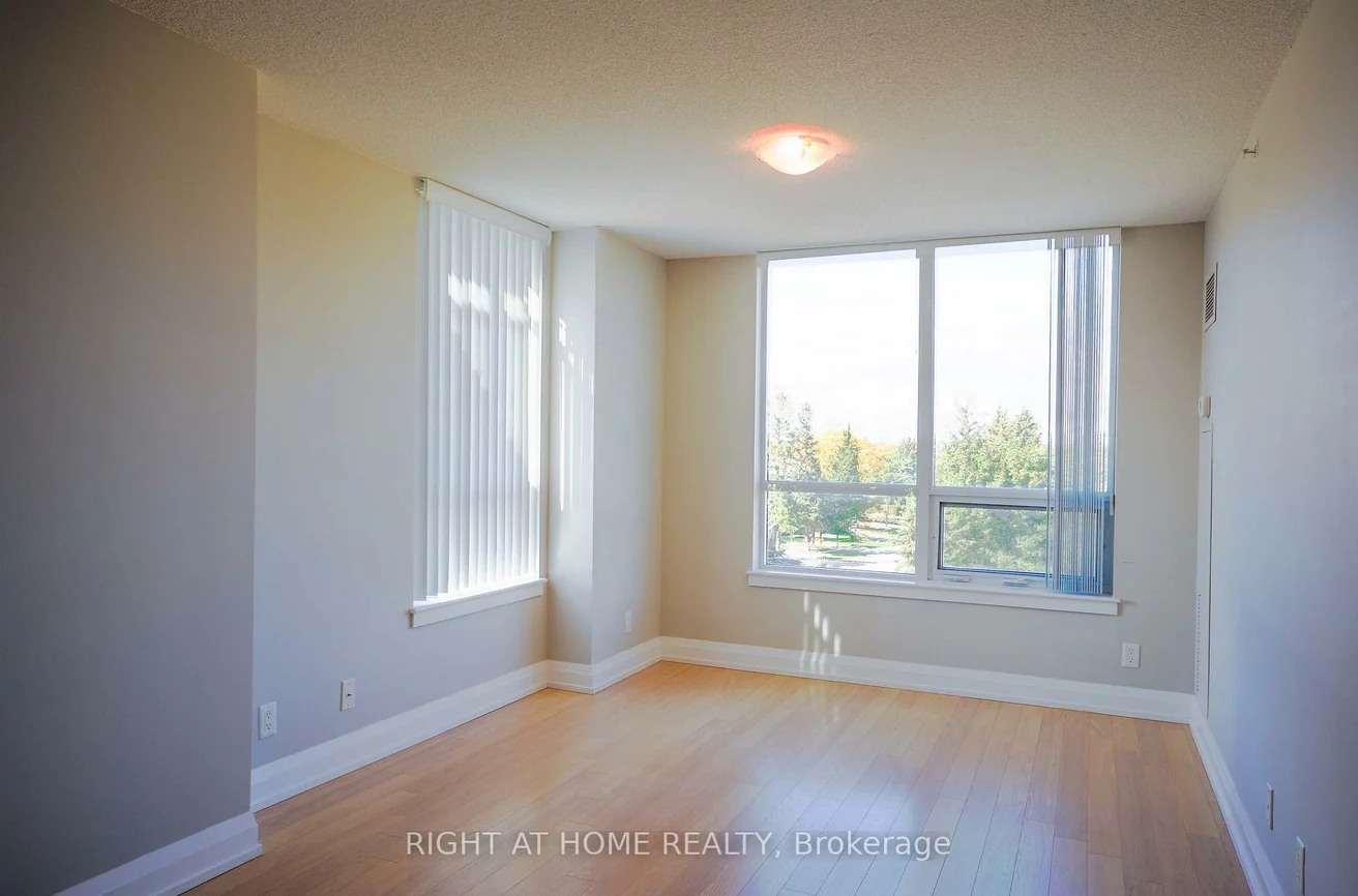 370, Highway 7, Doncrest, Richmond Hill