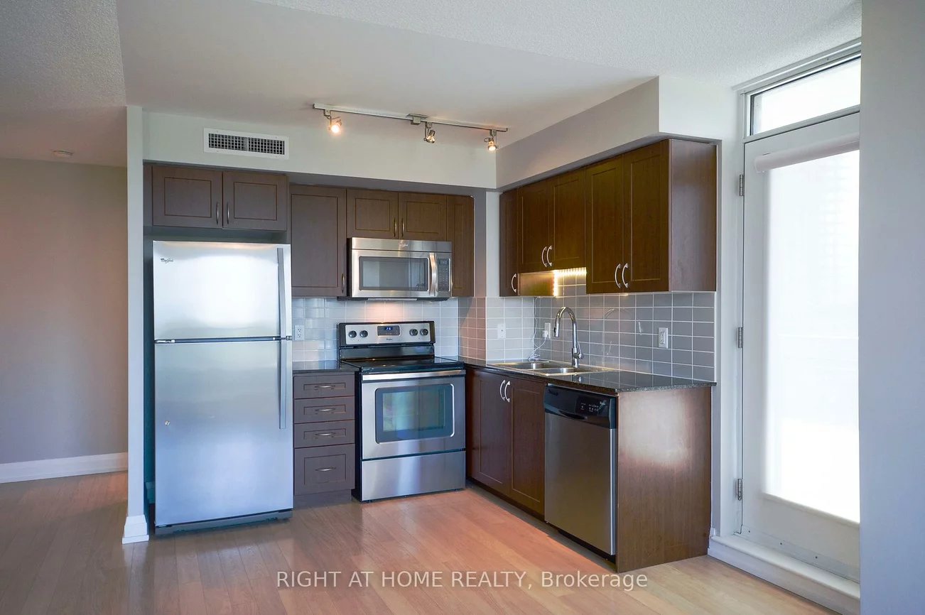 370, Highway 7, Doncrest, Richmond Hill