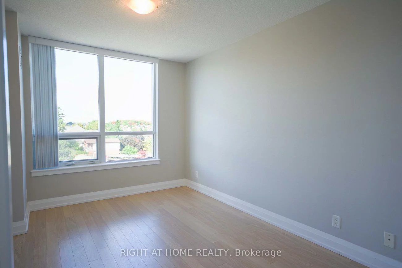 370, Highway 7, Doncrest, Richmond Hill