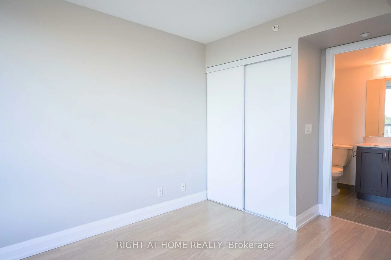 370, Highway 7, Doncrest, Richmond Hill