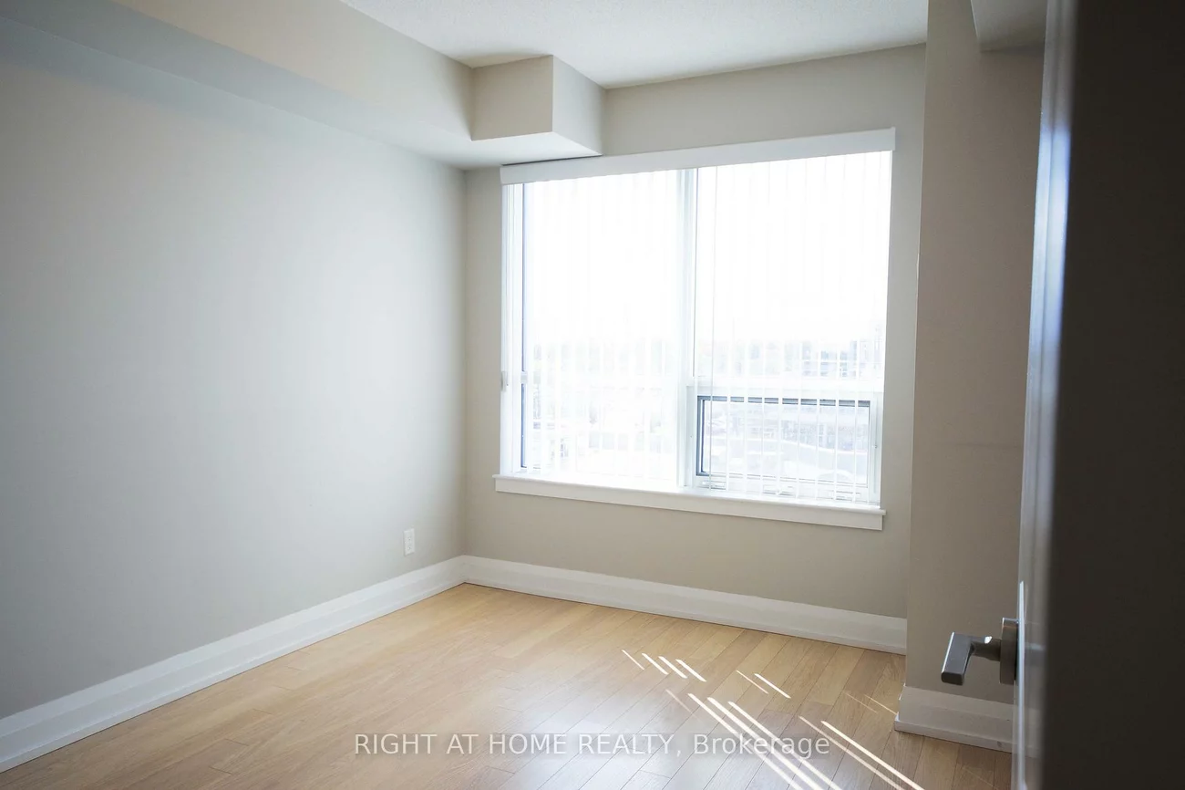 370, Highway 7, Doncrest, Richmond Hill