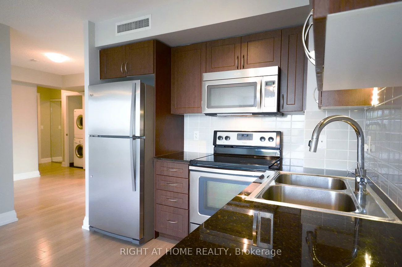 370, Highway 7, Doncrest, Richmond Hill