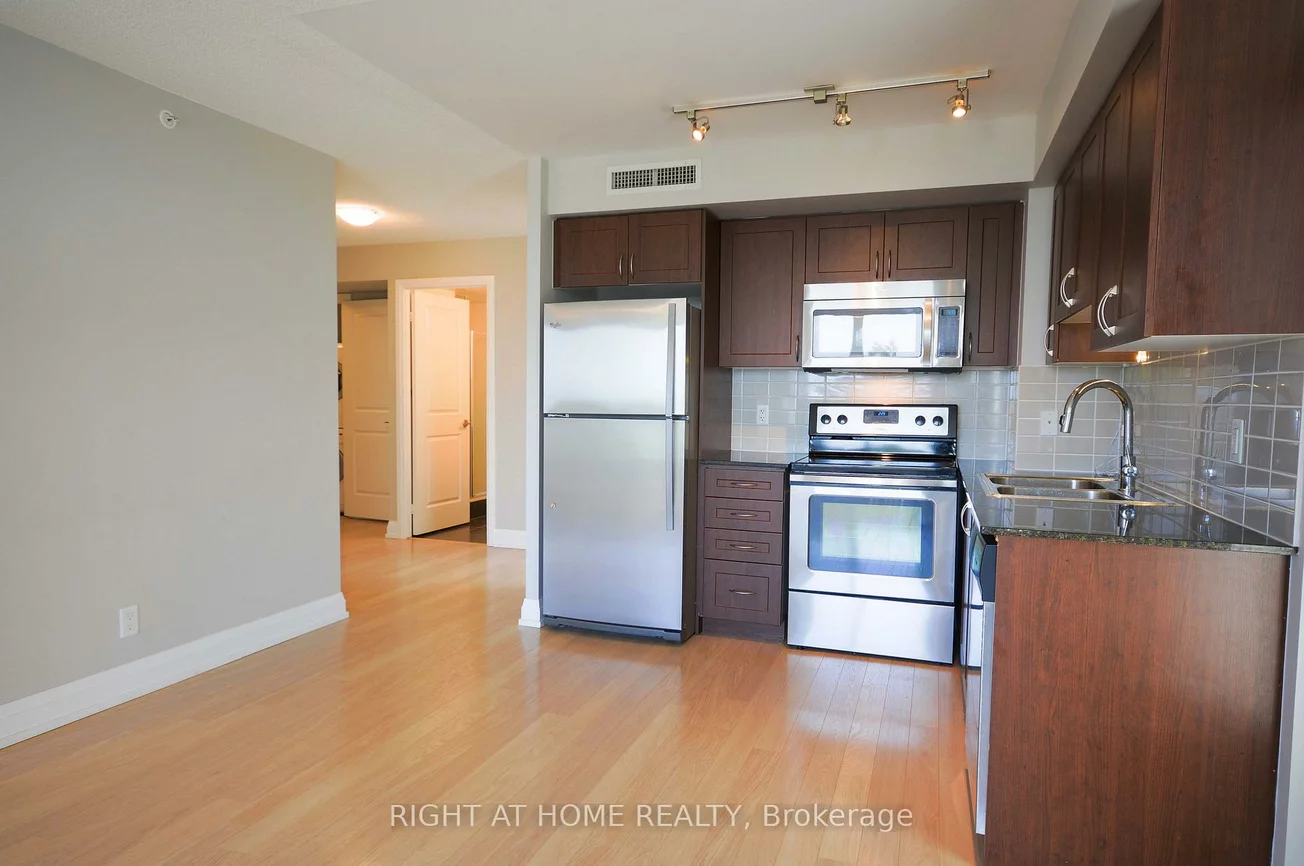 370, Highway 7, Doncrest, Richmond Hill