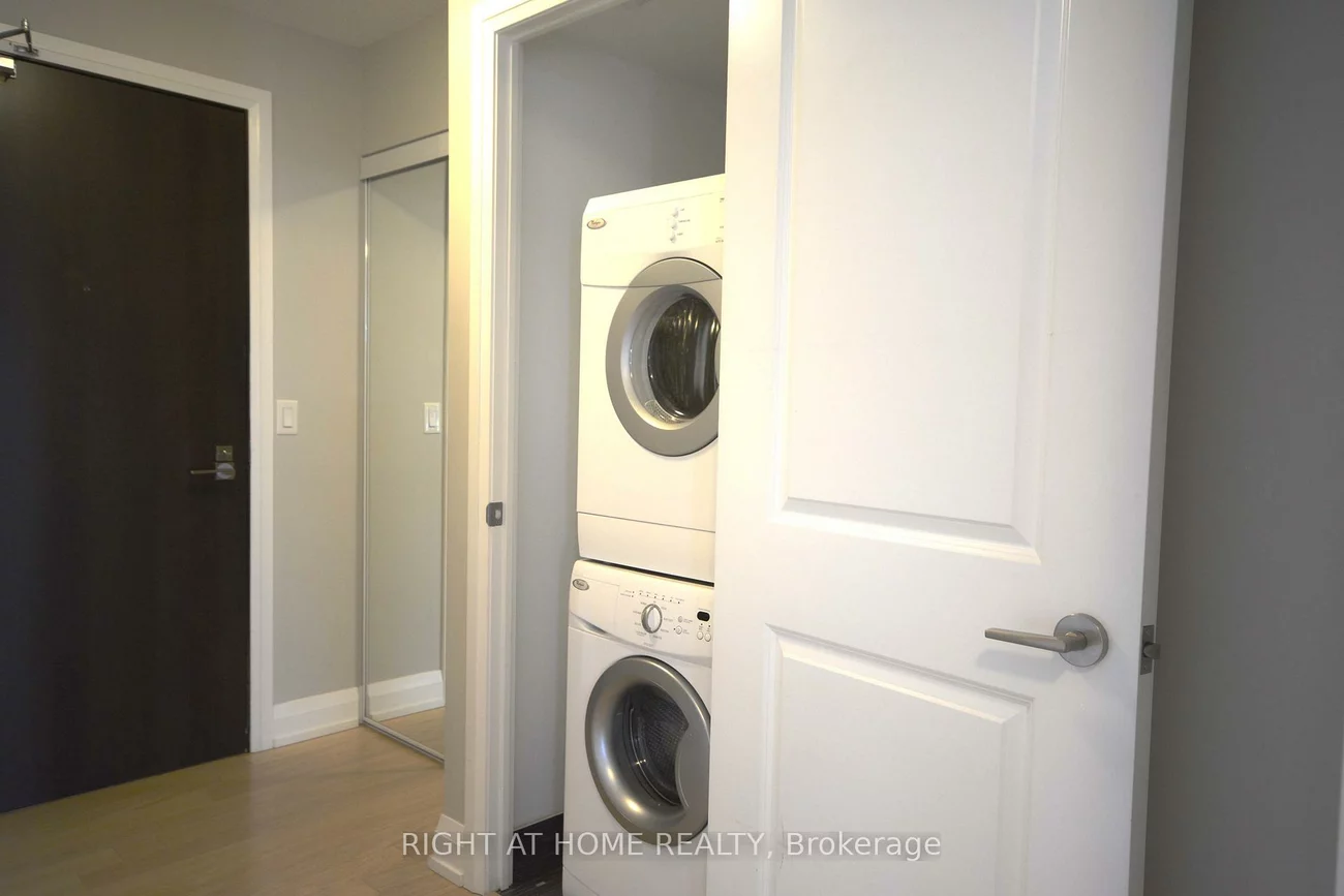 370, Highway 7, Doncrest, Richmond Hill