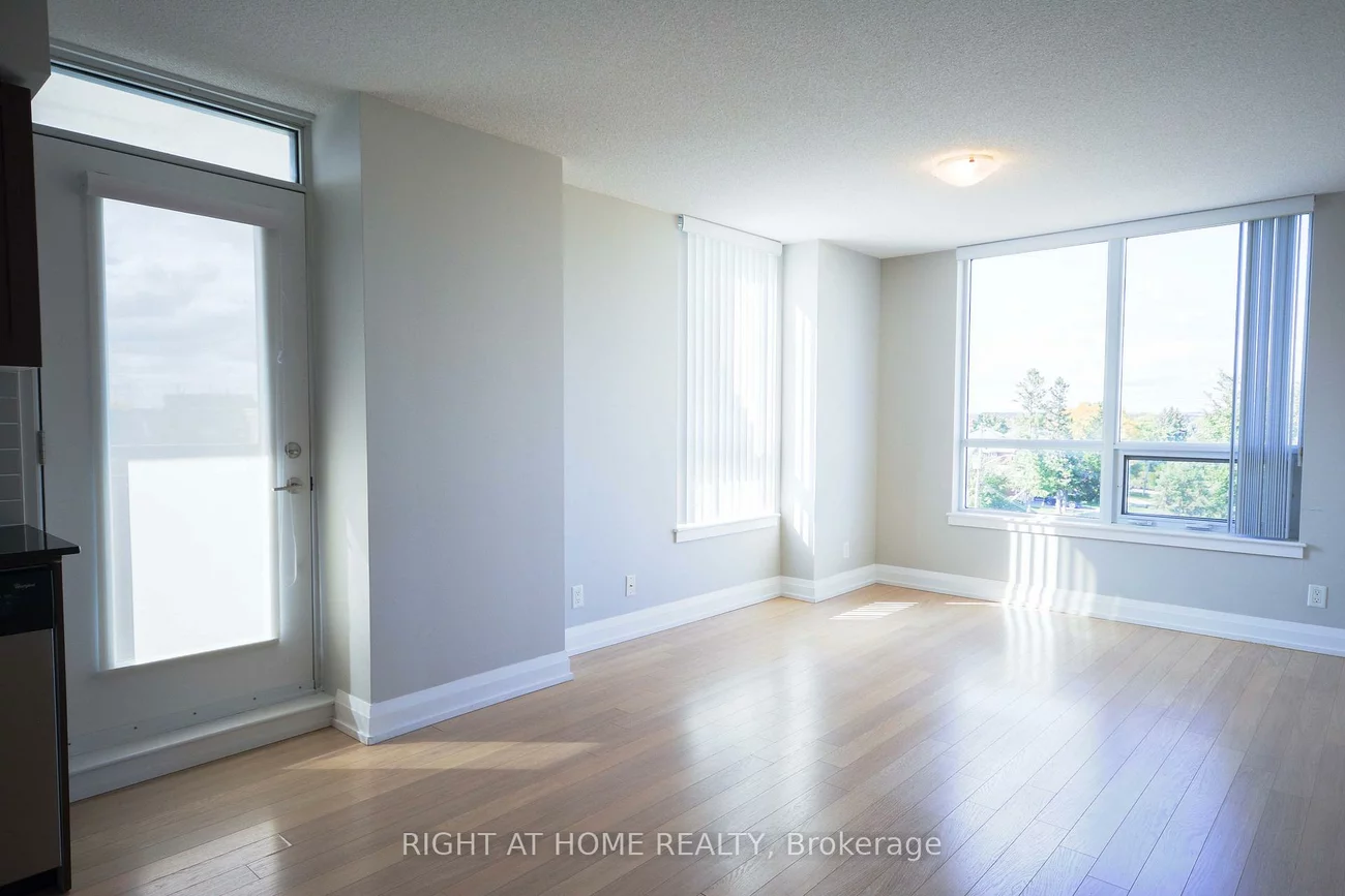 370, Highway 7, Doncrest, Richmond Hill