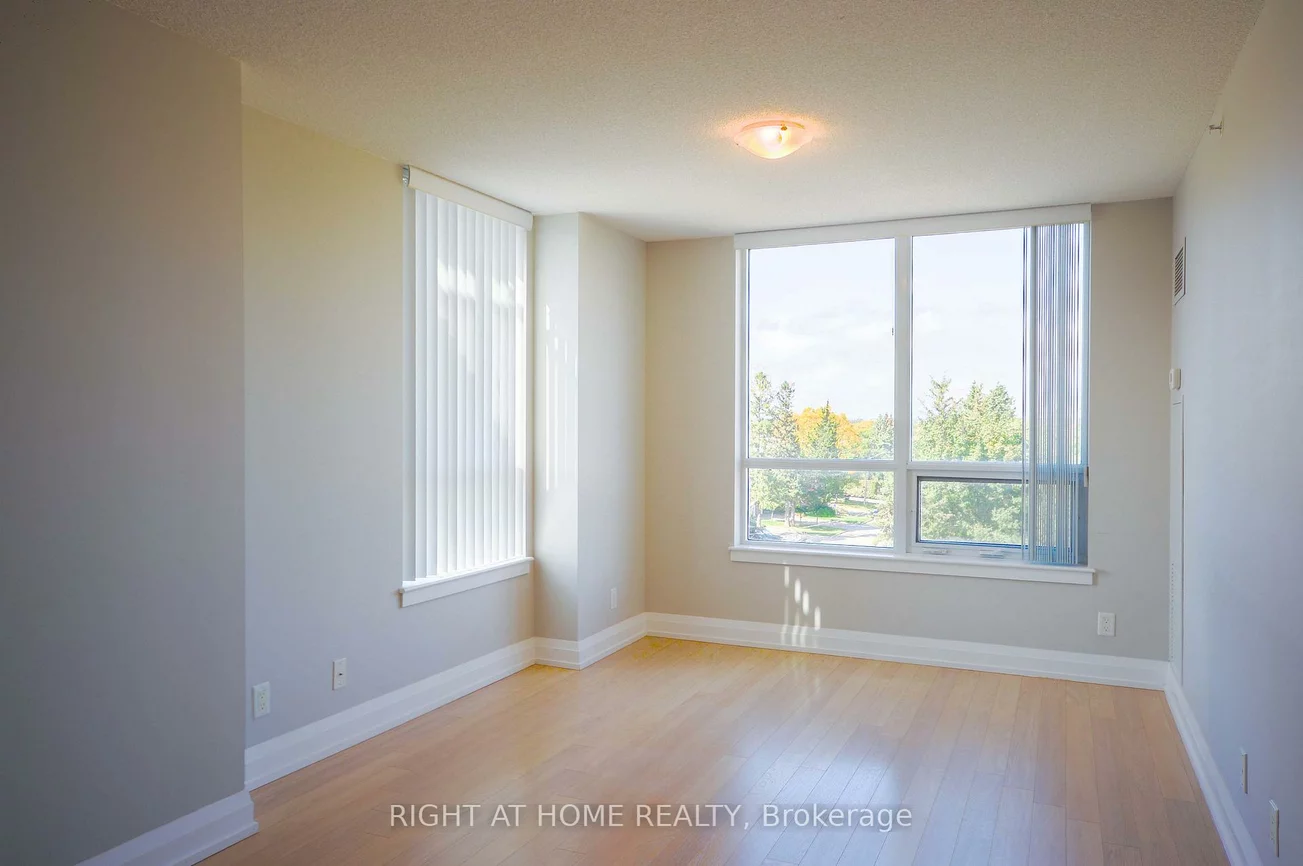 370, Highway 7, Doncrest, Richmond Hill