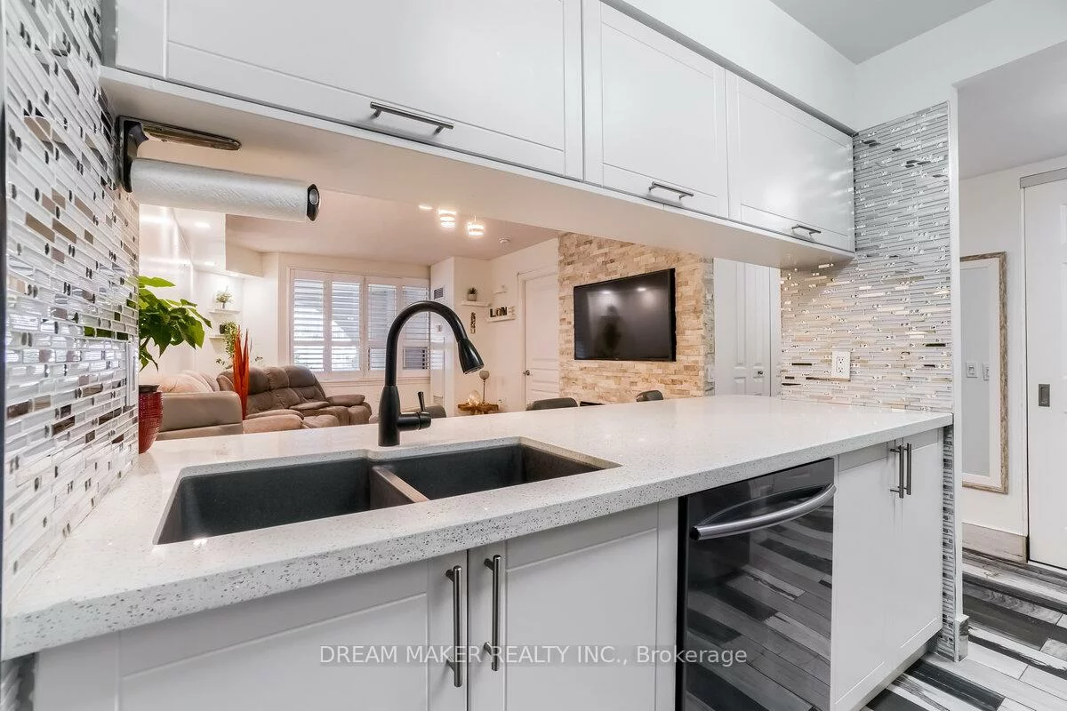 9017, Leslie, Beaver Creek Business Park, Richmond Hill