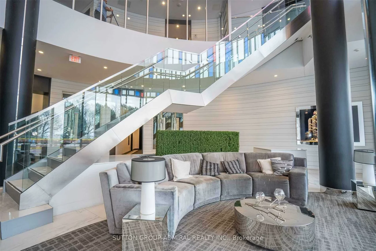 9471, Yonge, Observatory, Richmond Hill