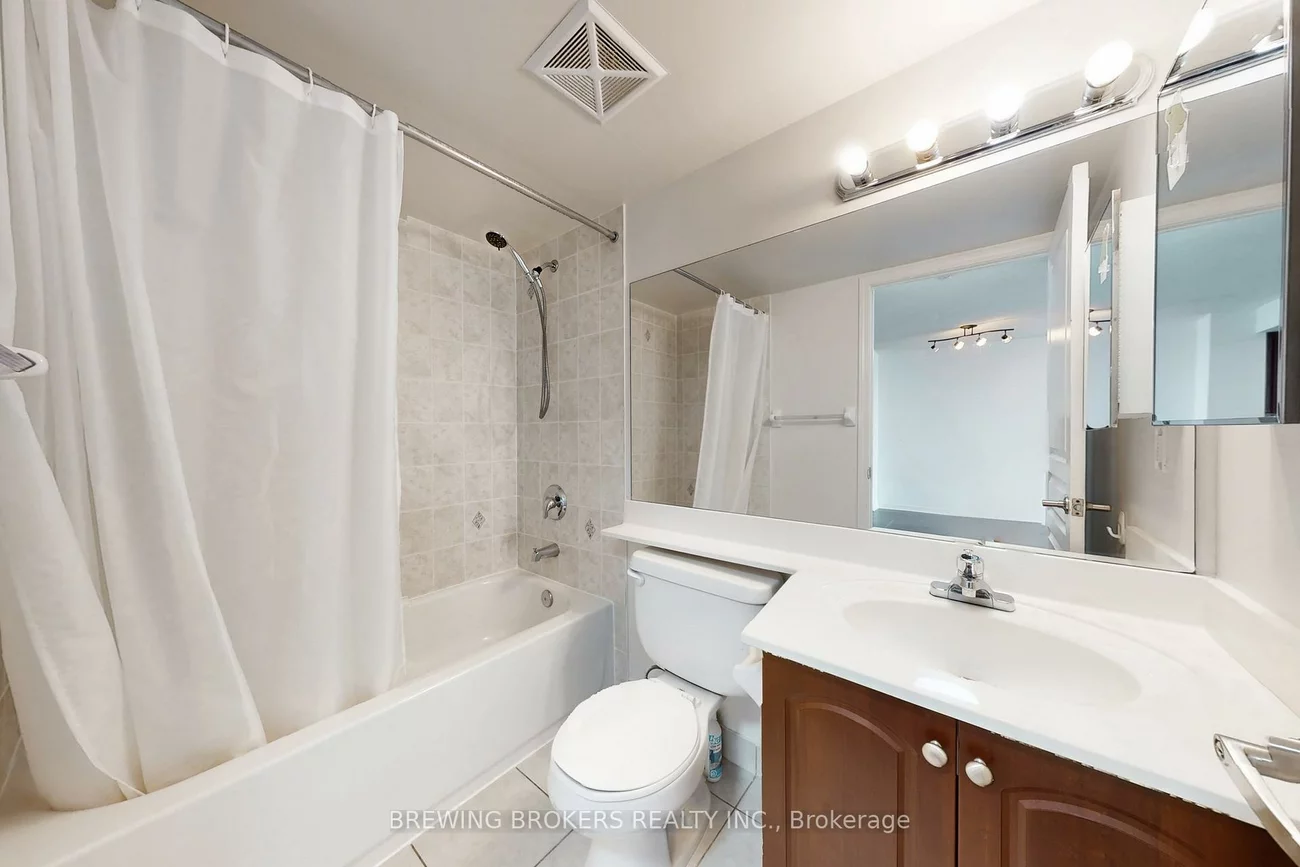 310, Red Maple, Langstaff, Richmond Hill