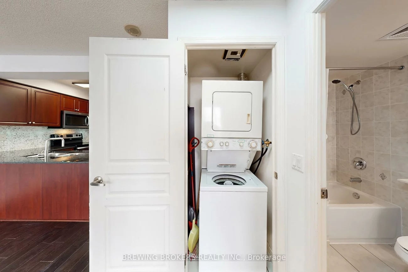 310, Red Maple, Langstaff, Richmond Hill