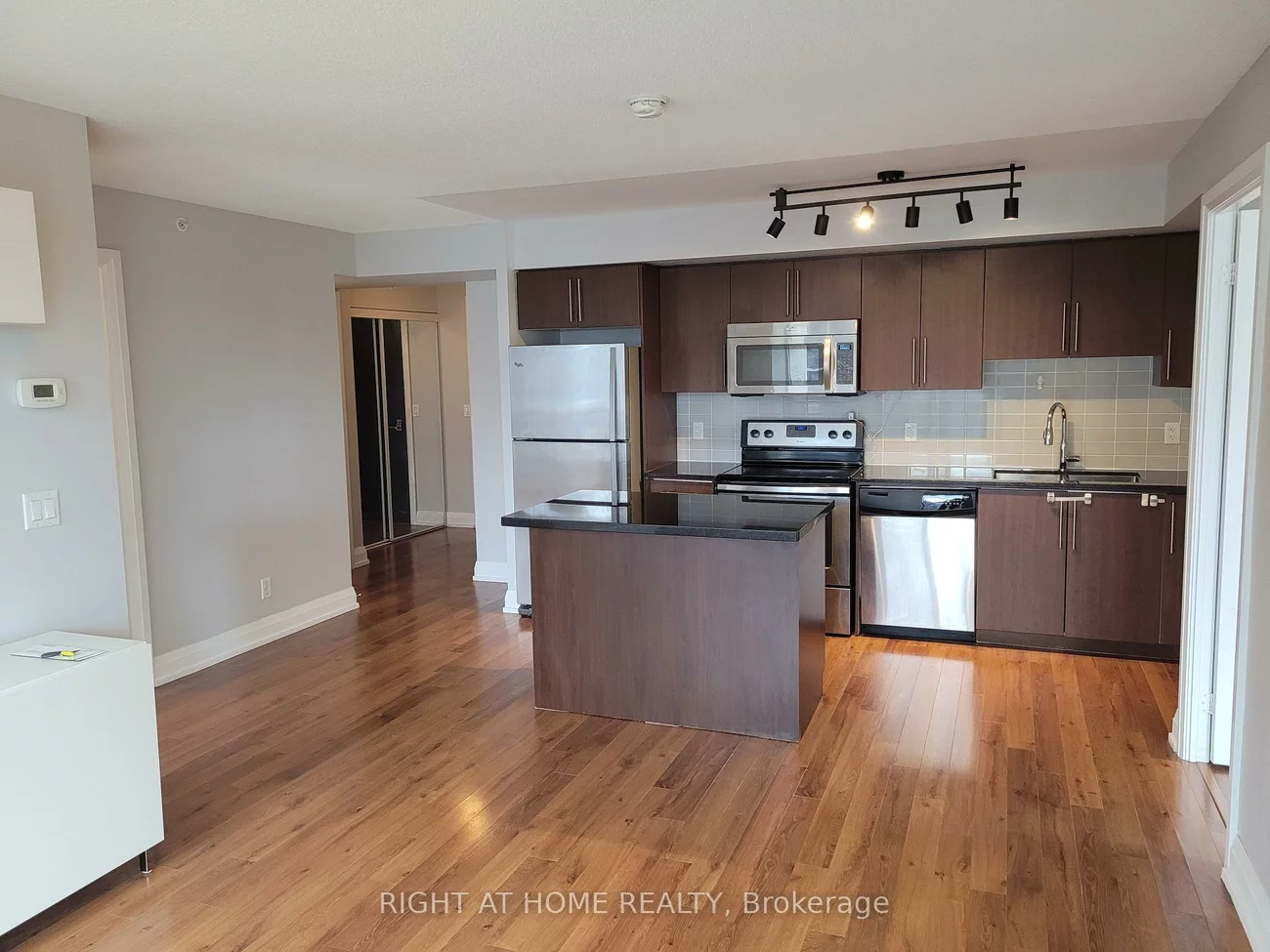 370, Highway 7, Doncrest, Richmond Hill