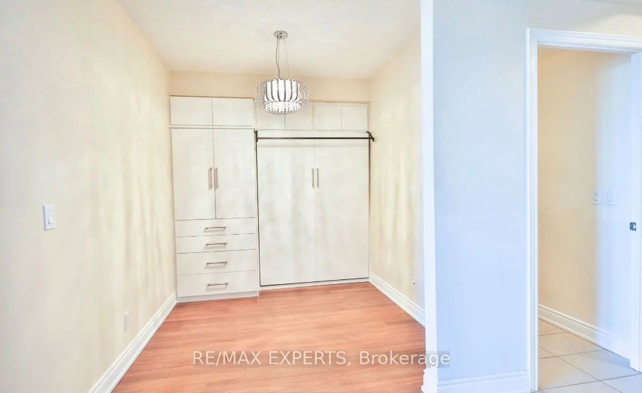 9088, Yonge, South Richvale, Richmond Hill