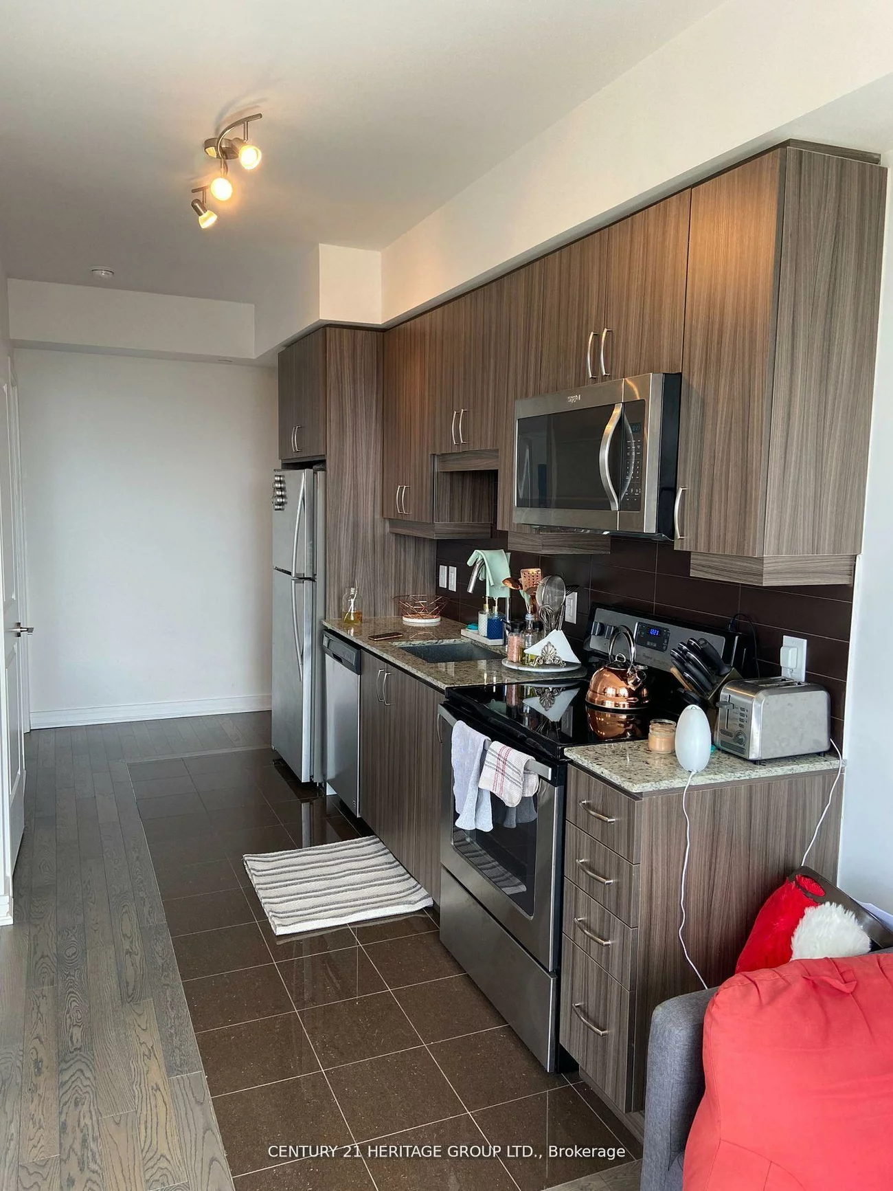 9201, Yonge, Langstaff, Richmond Hill